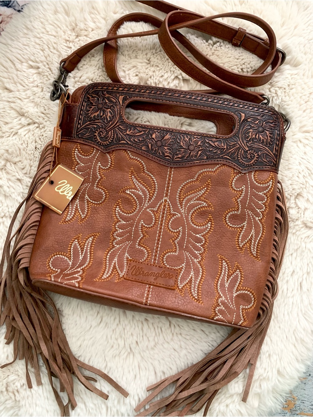 🌵NWT Wrangler Tooled Fringe Western Crossbody Bag Purse🌵 - Picture 4 of 9